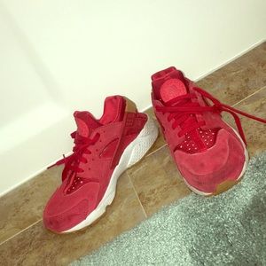 Red huarache/Nike only used about 4 times